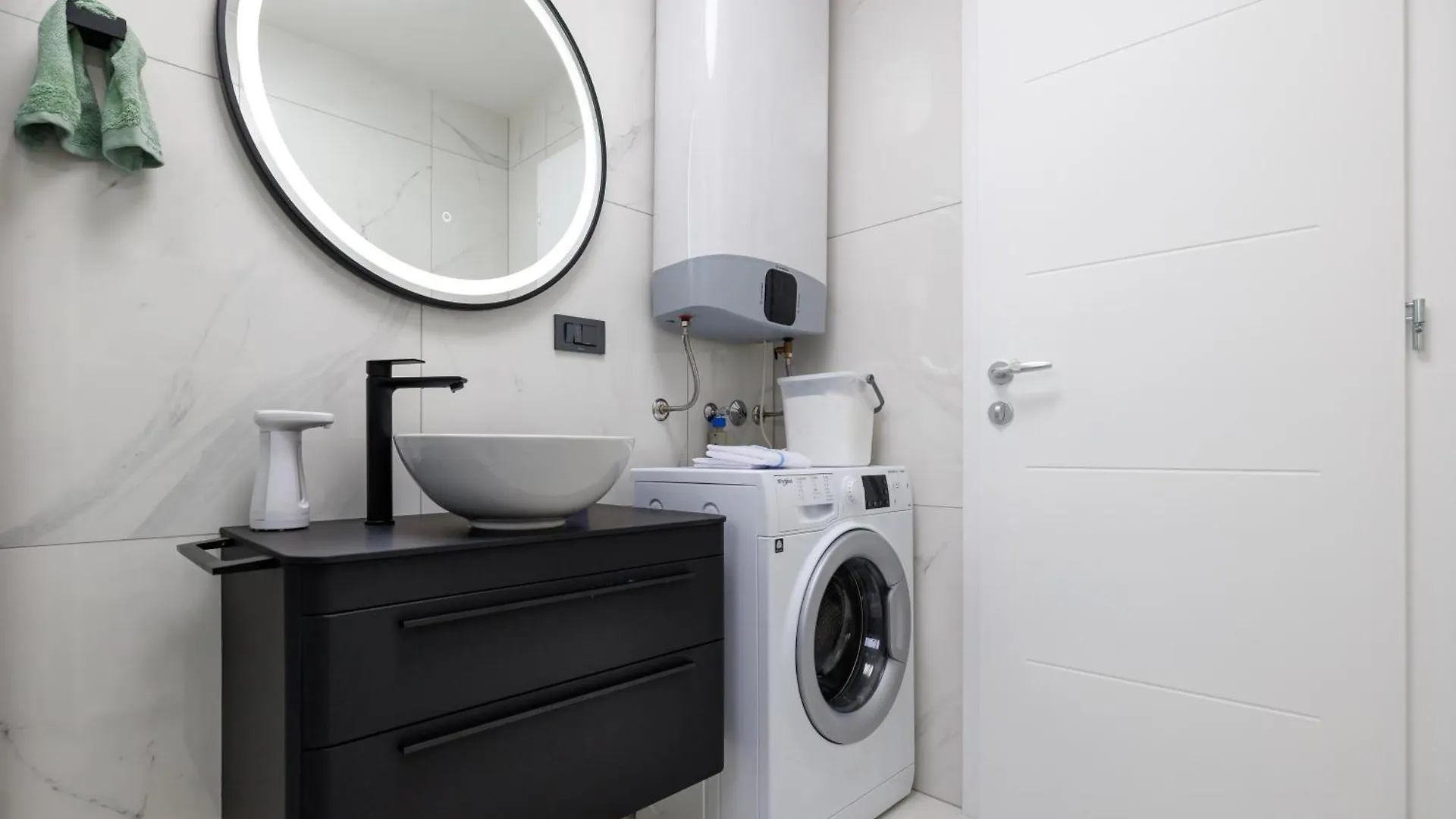 Noble Nest Apartment Njivice